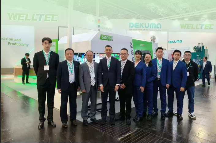 K 2025 完美落幕，華大機(jī)械攜創(chuàng)新技術(shù)贏得全球客戶贊譽(yù)！